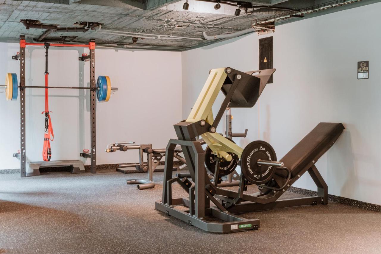 Hotel Park10 Medellin Ngoại thất bức ảnh Leg press machine